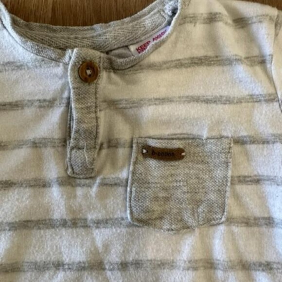 Zara- White and Grey Short Sleeved Shirt - Picture 3 of 4